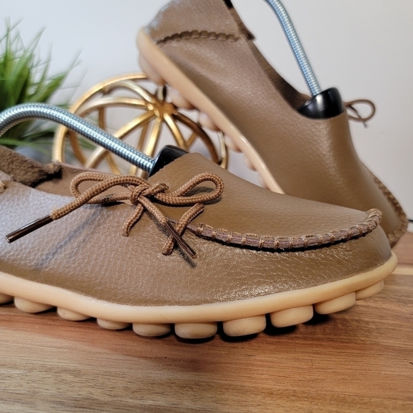 Socofy Soft Tan Leather Moccasins Rubber Bottoms Lace up Handmade Size 40 - Picture 3 of 14